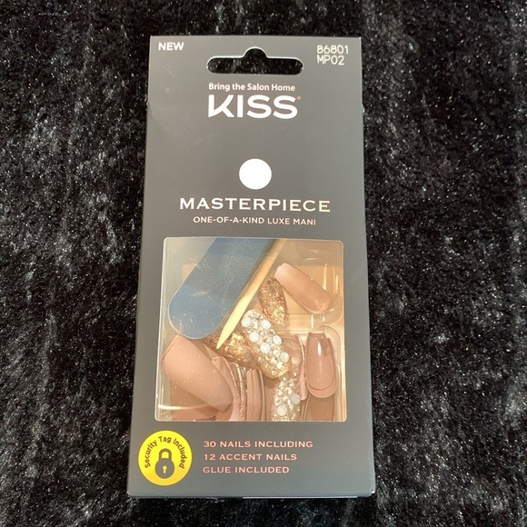 Kiss® Masterpiece Heirloom Glue On Nails 30 count - Picture 8 of 10
